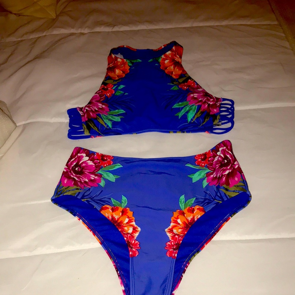Hollister 2 piz   Swim like new use one